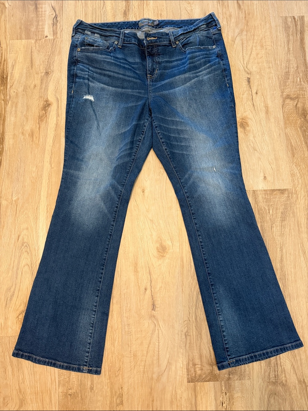 Torrid Mid-Rise Slim Bootcut Jeans, Size 16R